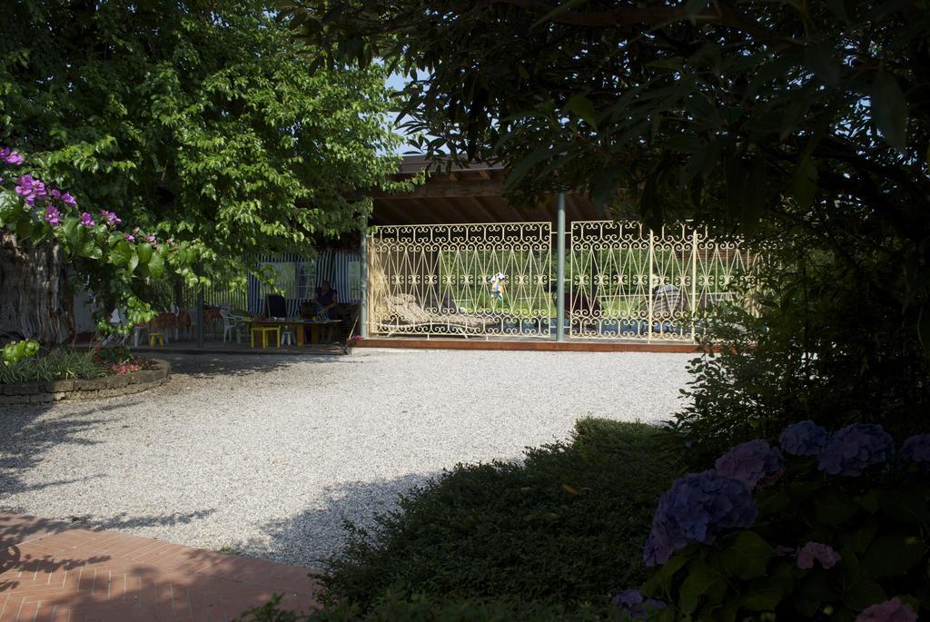 サン・フェリーチェ・デル・ベナーコ Agriturismo La Bredaゲストハウス エクステリア 写真